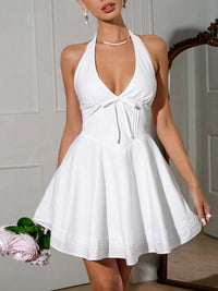 Women’s Tight-Fitting Sleeveless Dress with Adjustable Lace Back – Night Out & Date Night Fashion