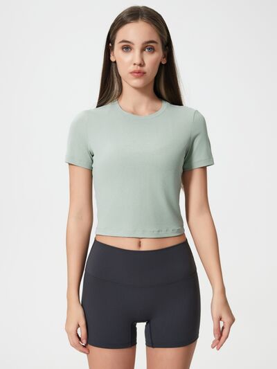 Soft breathable women's tee for gym and everyday outfits