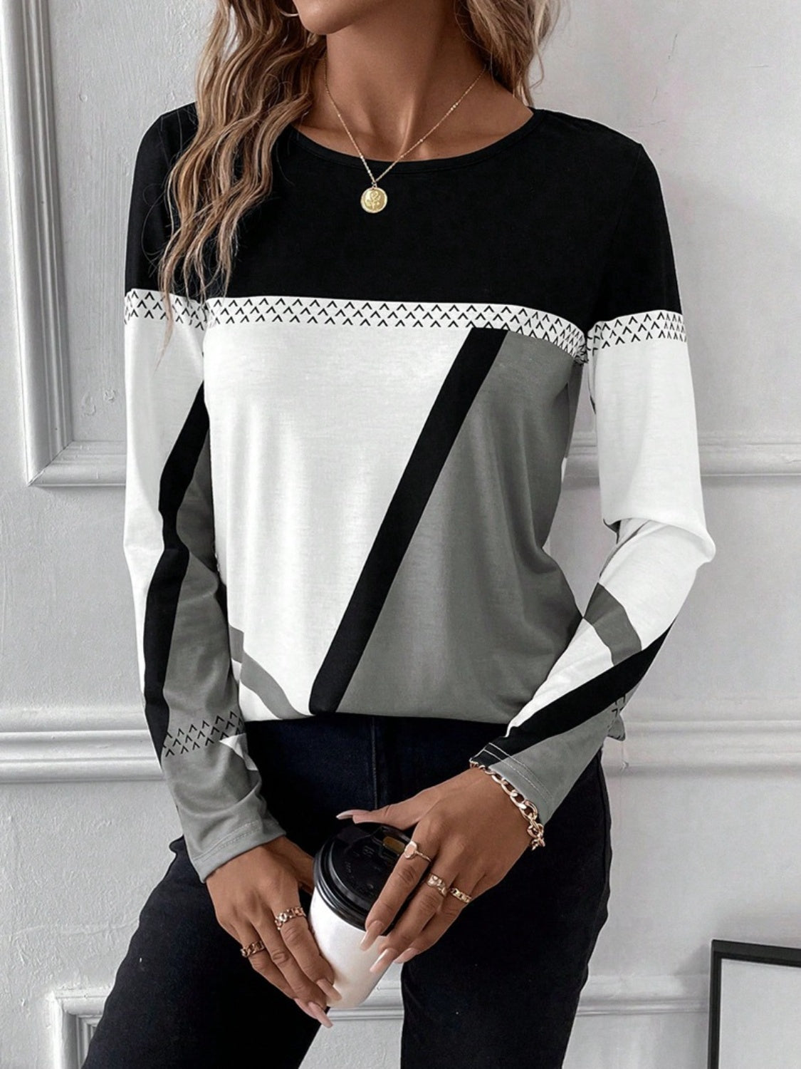 Contrast Round Neck Long Sleeve T-Shirt Trandify Deal