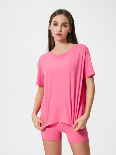 Soft breathable women's tee for gym and everyday outfits