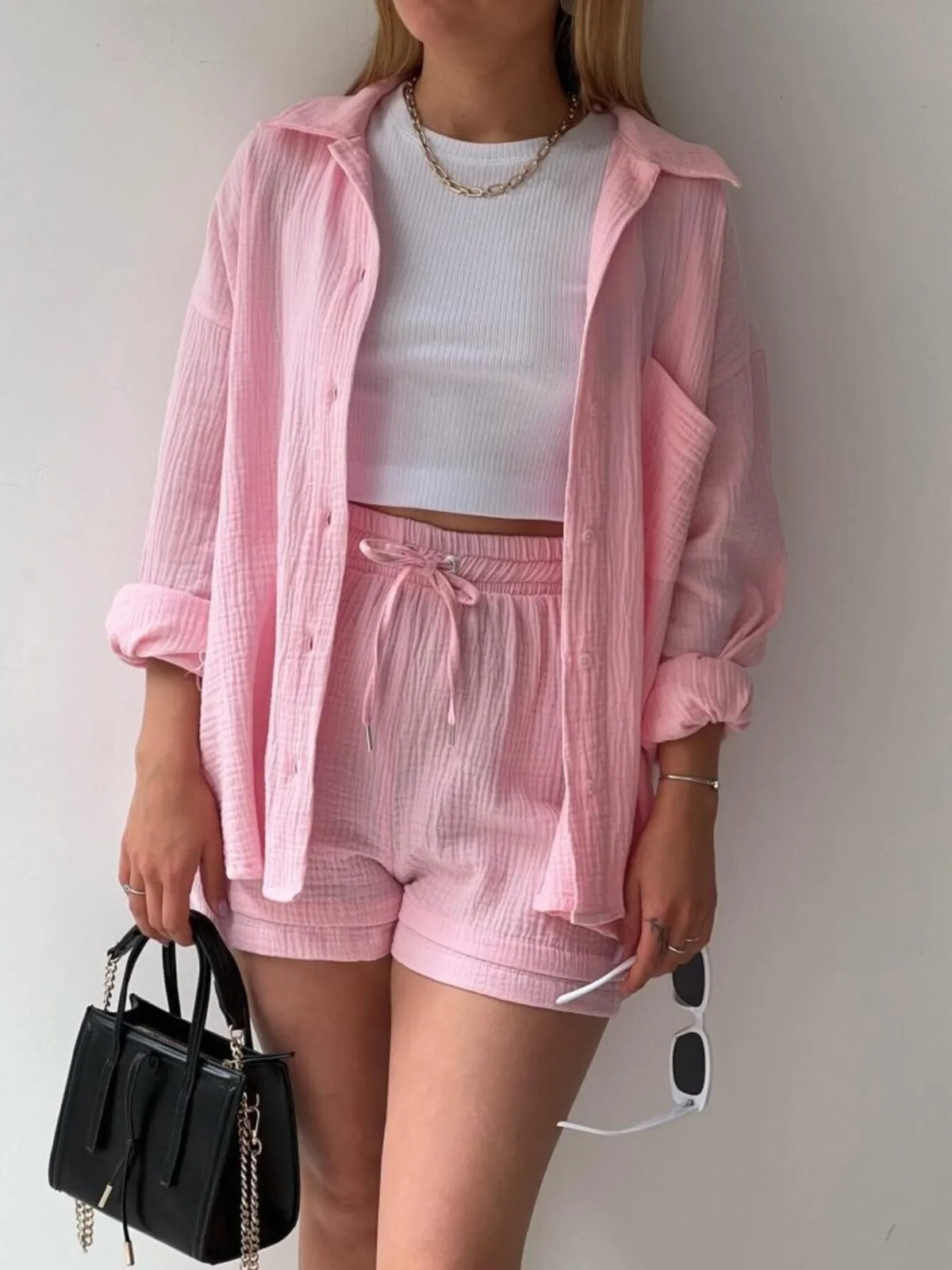 Trendy linen-blend two-piece set for women, stylish matching shirt and shorts