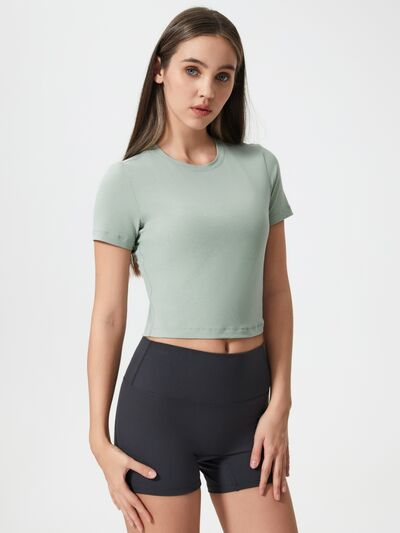 Soft breathable women's tee for gym and everyday outfits