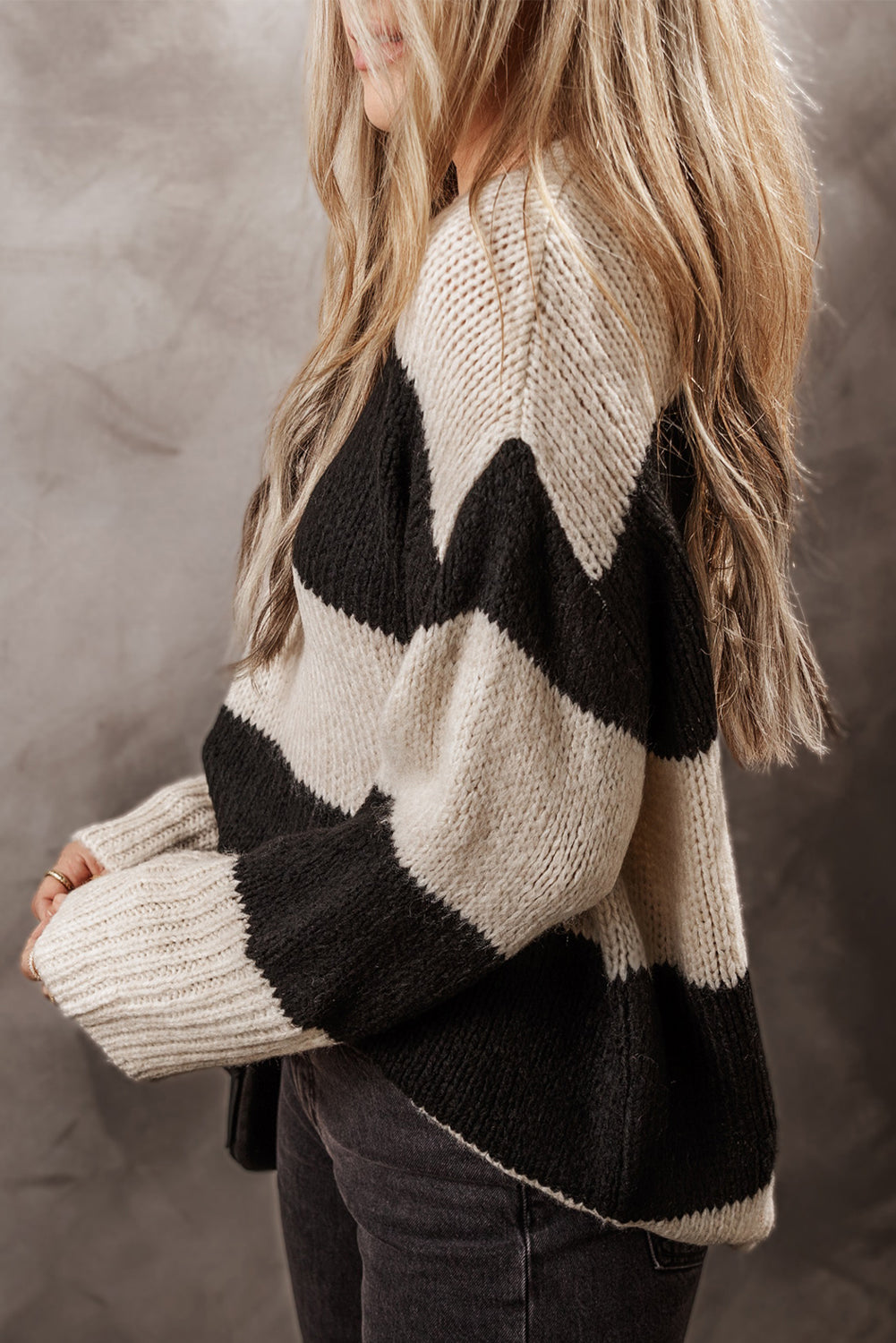 Color Block Round Neck Sweater Trandify Deal