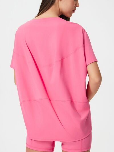 Soft breathable women's tee for gym and everyday outfits