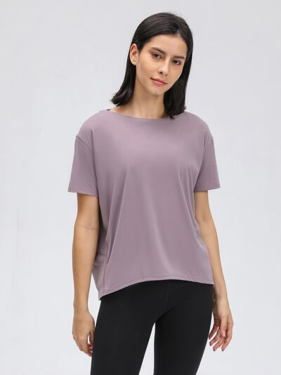 Soft breathable women's tee for gym and everyday outfits