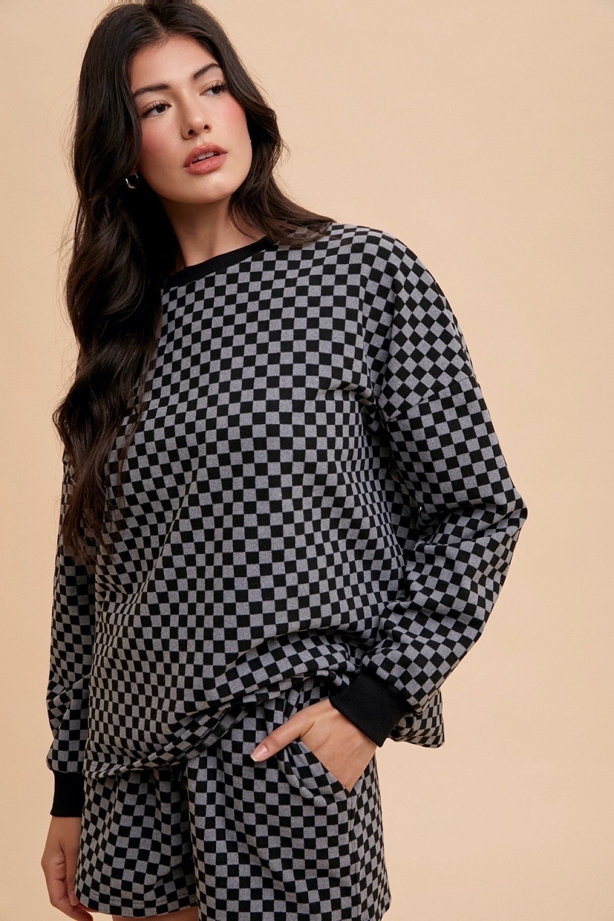 Women’s checkered round neck top and drawstring shorts set for summer in USA