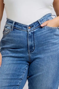 Judy Blue High Waist Straight Jeans in vintage wash with V-Front detail