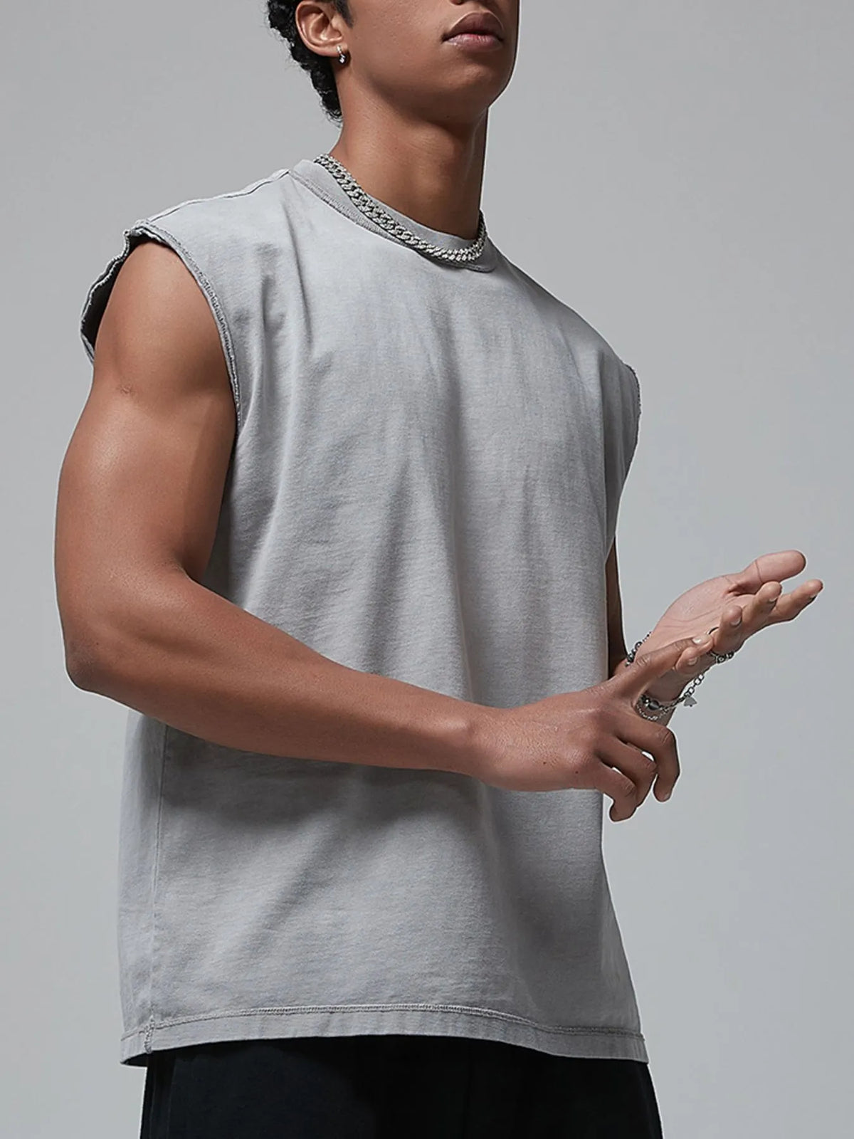 grey men’s athletic round neck tank top moisture‑wicking gym shirt